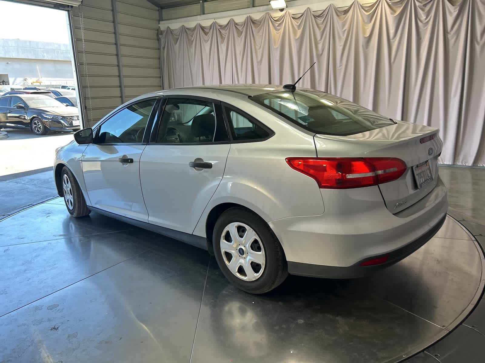 Thumbnail: 2015 Ford Focus - 13