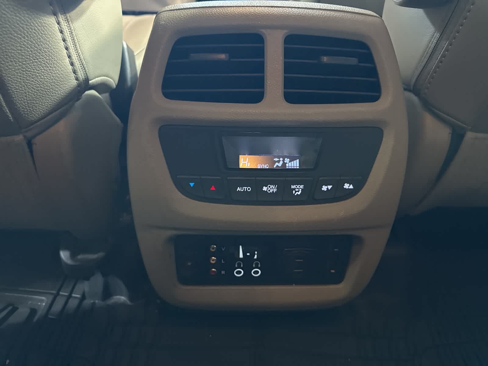 Thumbnail: 2016 Honda Pilot - 13