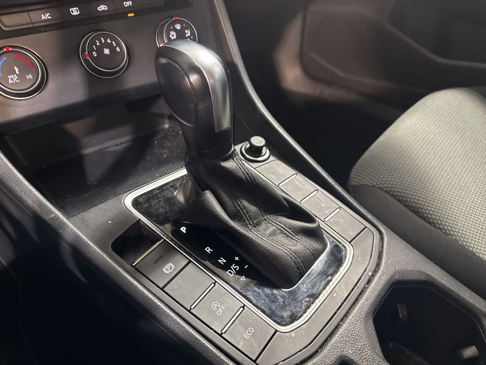 Thumbnail: 2019 Volkswagen Jetta - 23