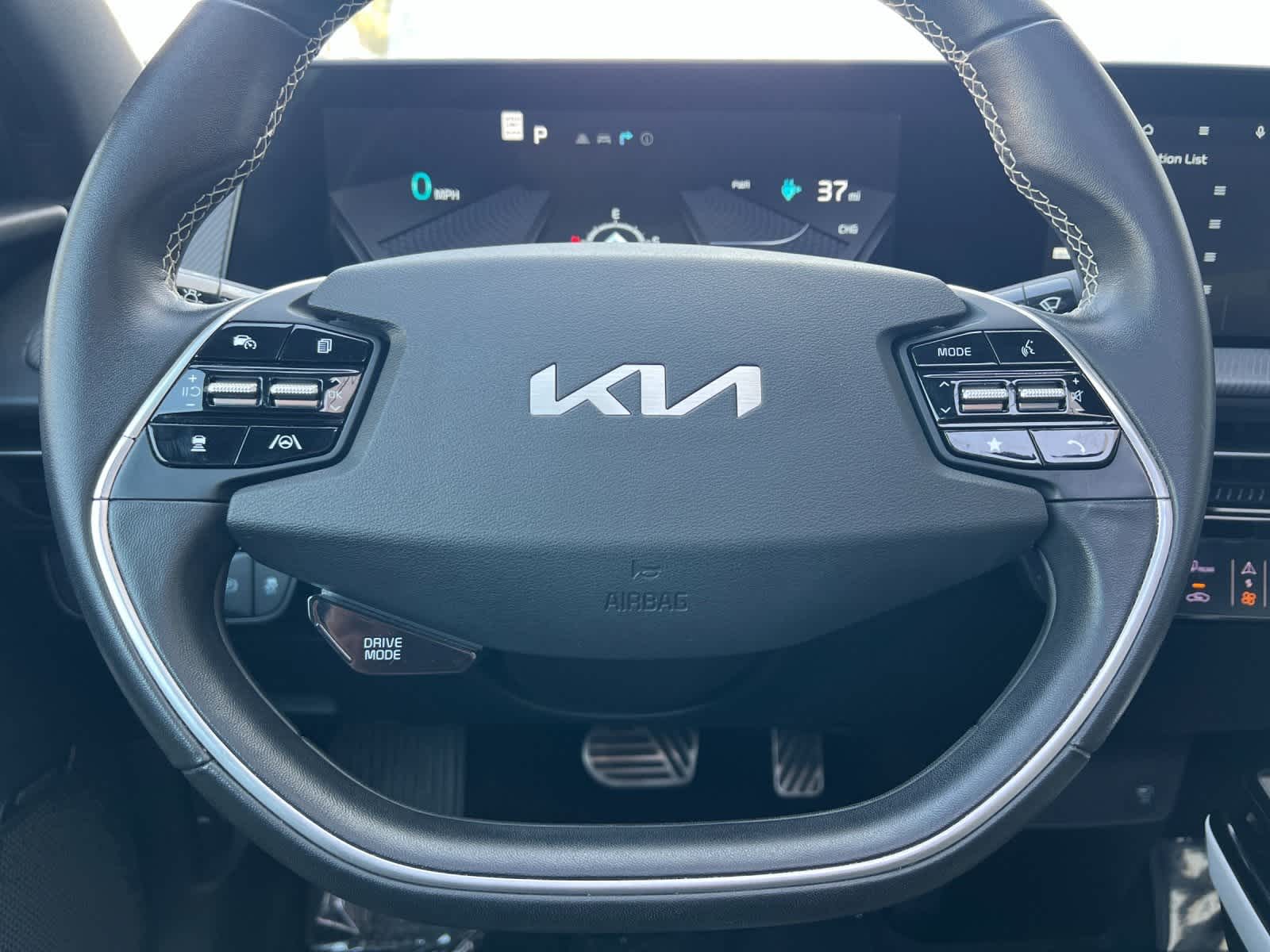 Thumbnail: 2022 Kia EV6 - 24
