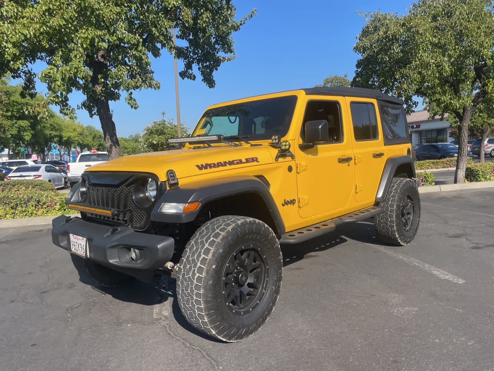 Used 2018 Jeep All-New Wrangler Unlimited Sport with VIN 1C4HJXDG5JW281307 for sale in Fresno, CA