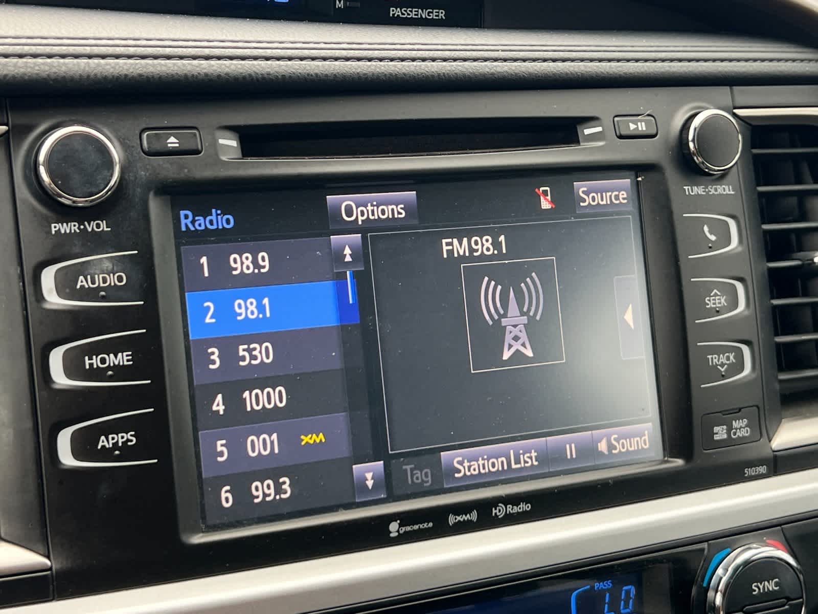 Thumbnail: 2019 Toyota Highlander - 19