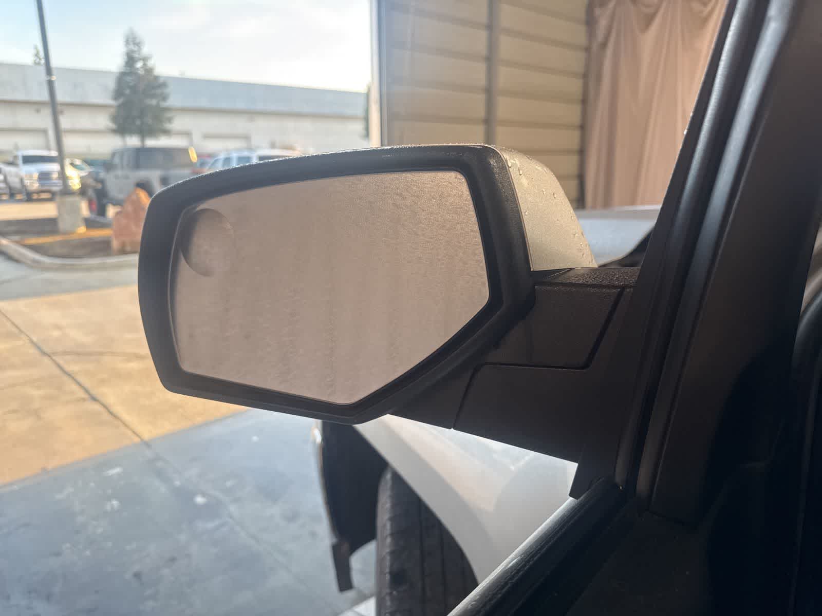 Thumbnail: 2018 Chevrolet Silverado 1500 - 19