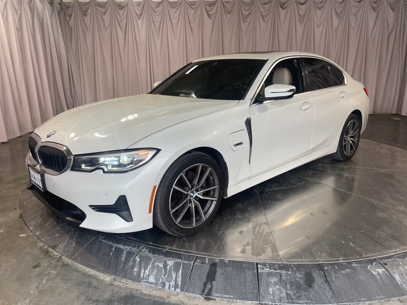 Thumbnail: 2022 BMW 3 Series - 2