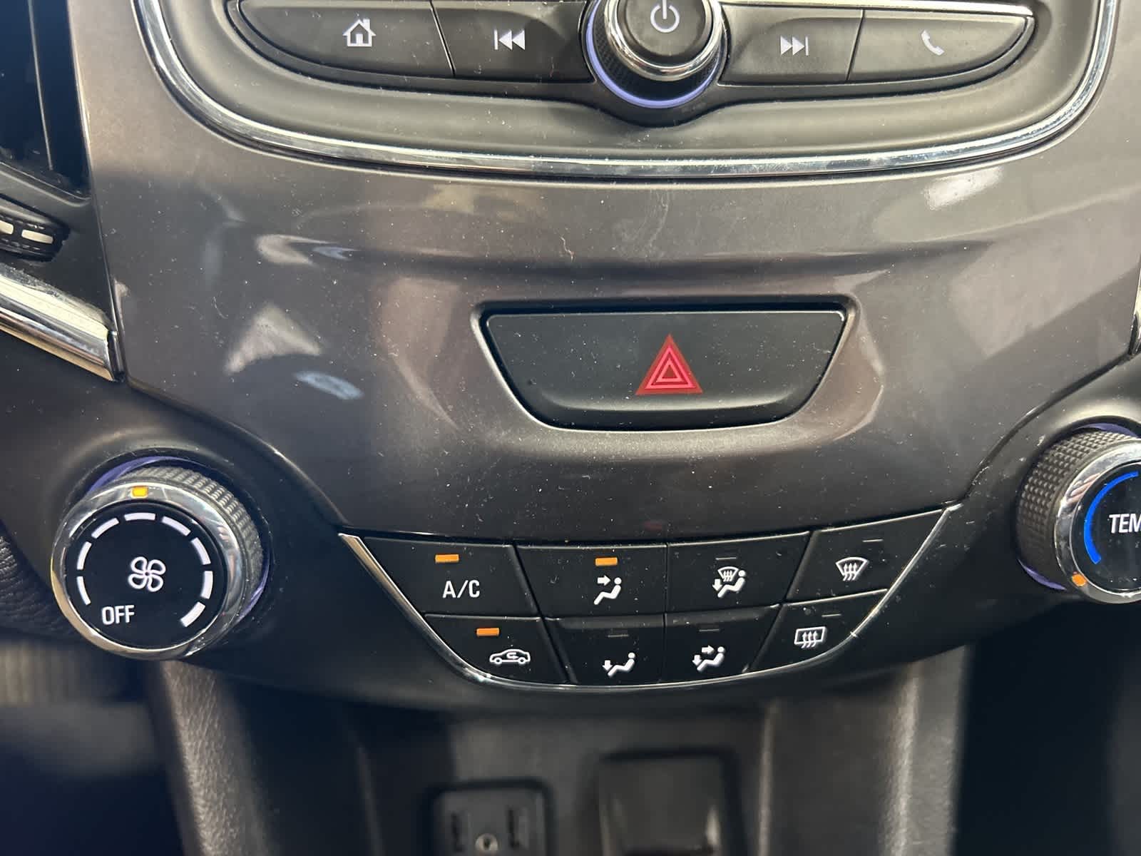 2019 Chevrolet Cruze LS 25