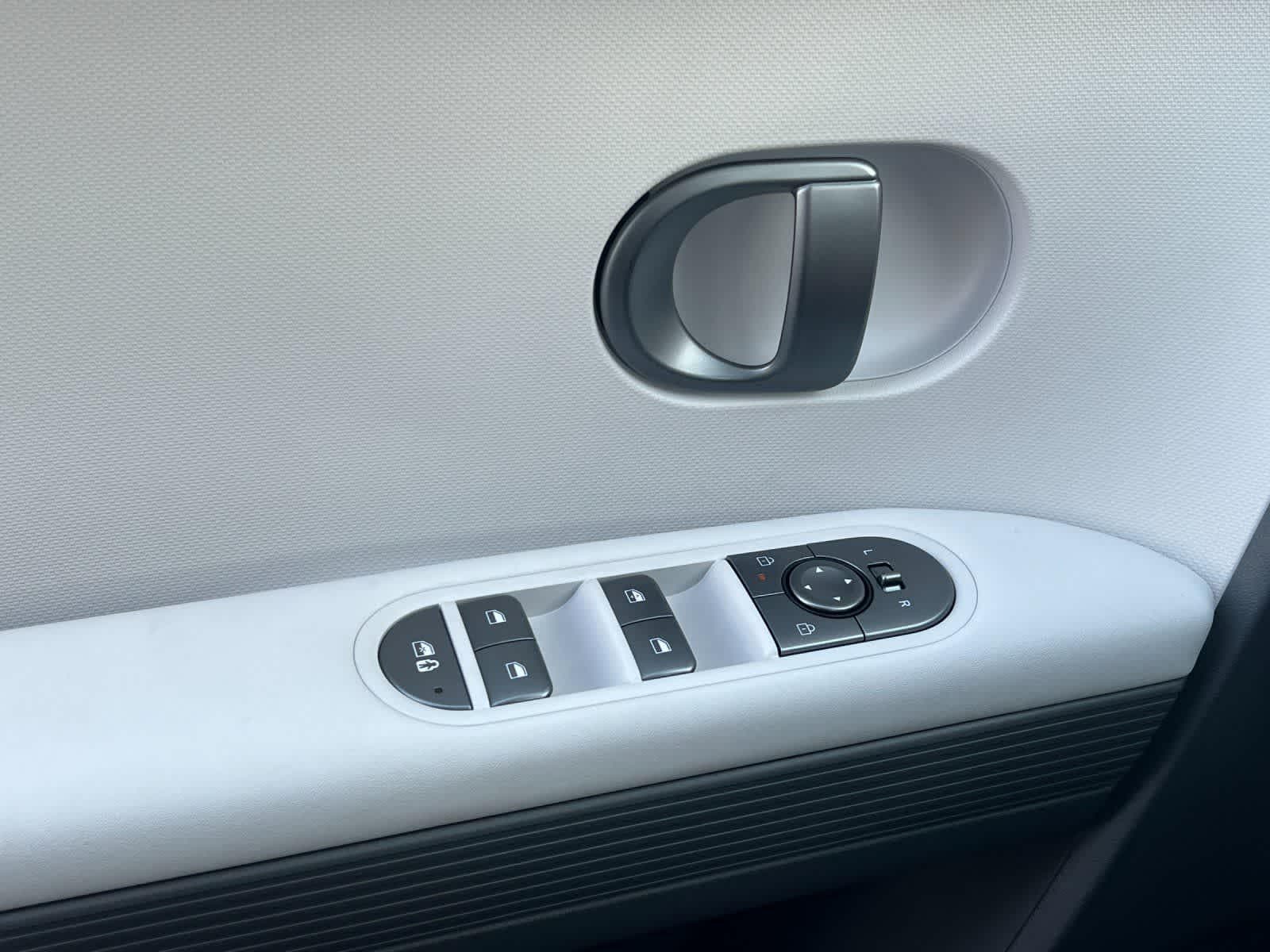 Thumbnail: 2026 Hyundai Ioniq 5 - 12