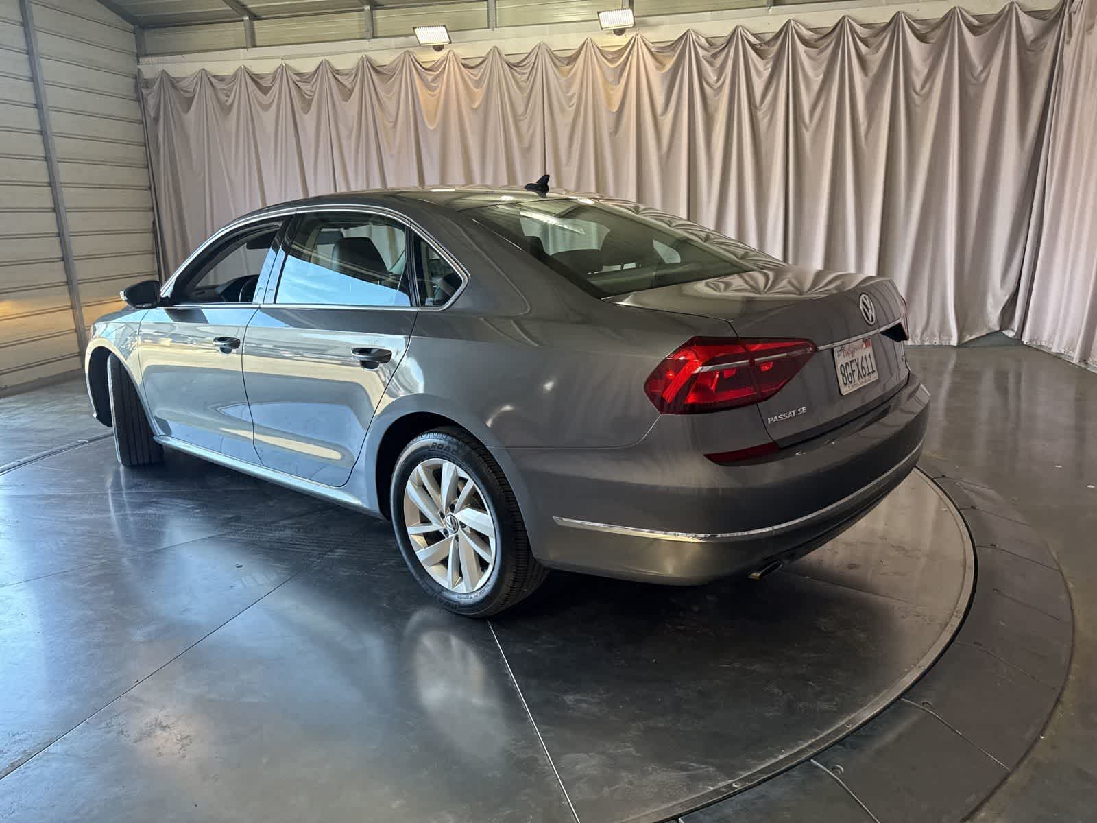 2018 Volkswagen Passat 2.0T SE photo 5