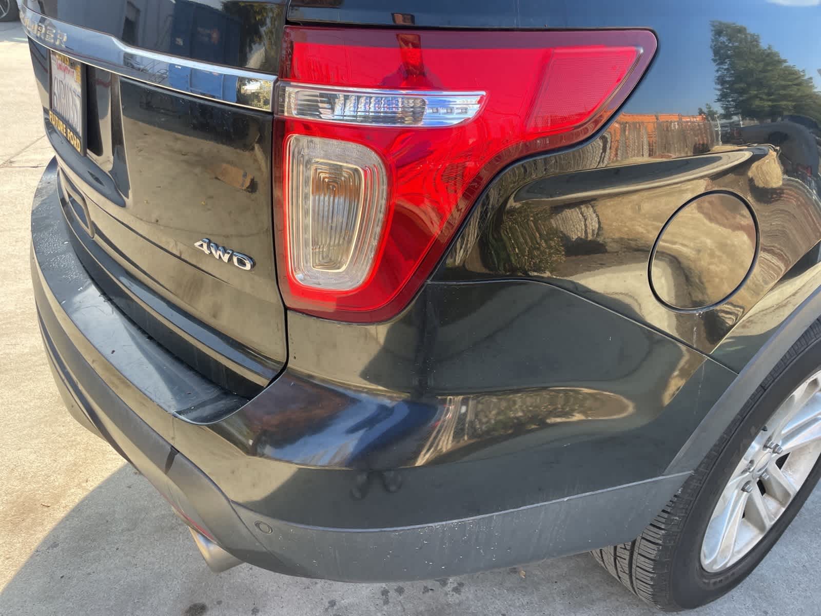 Thumbnail: 2013 Ford Explorer - 17