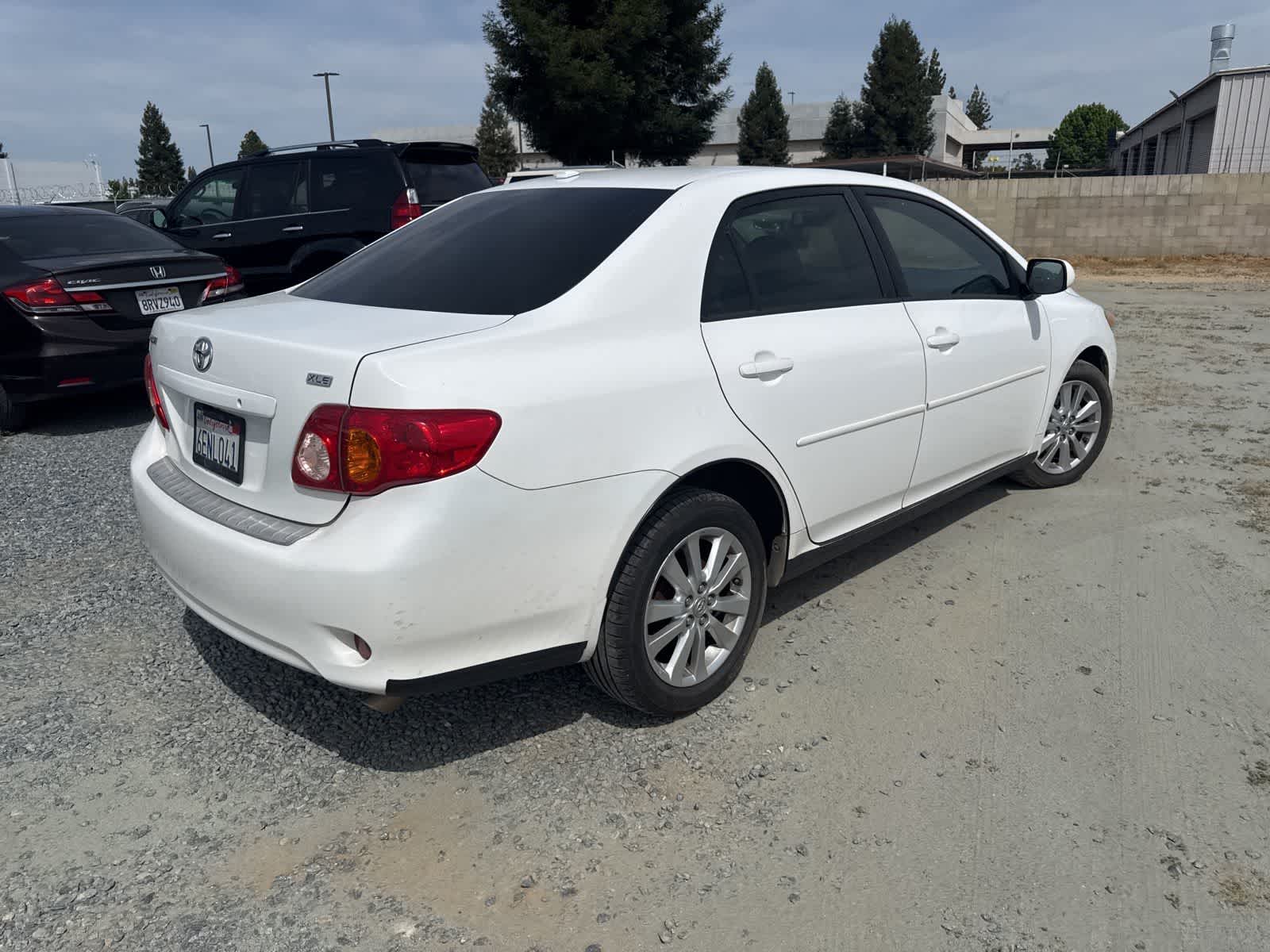 2009 Toyota Corolla XLE photo 4