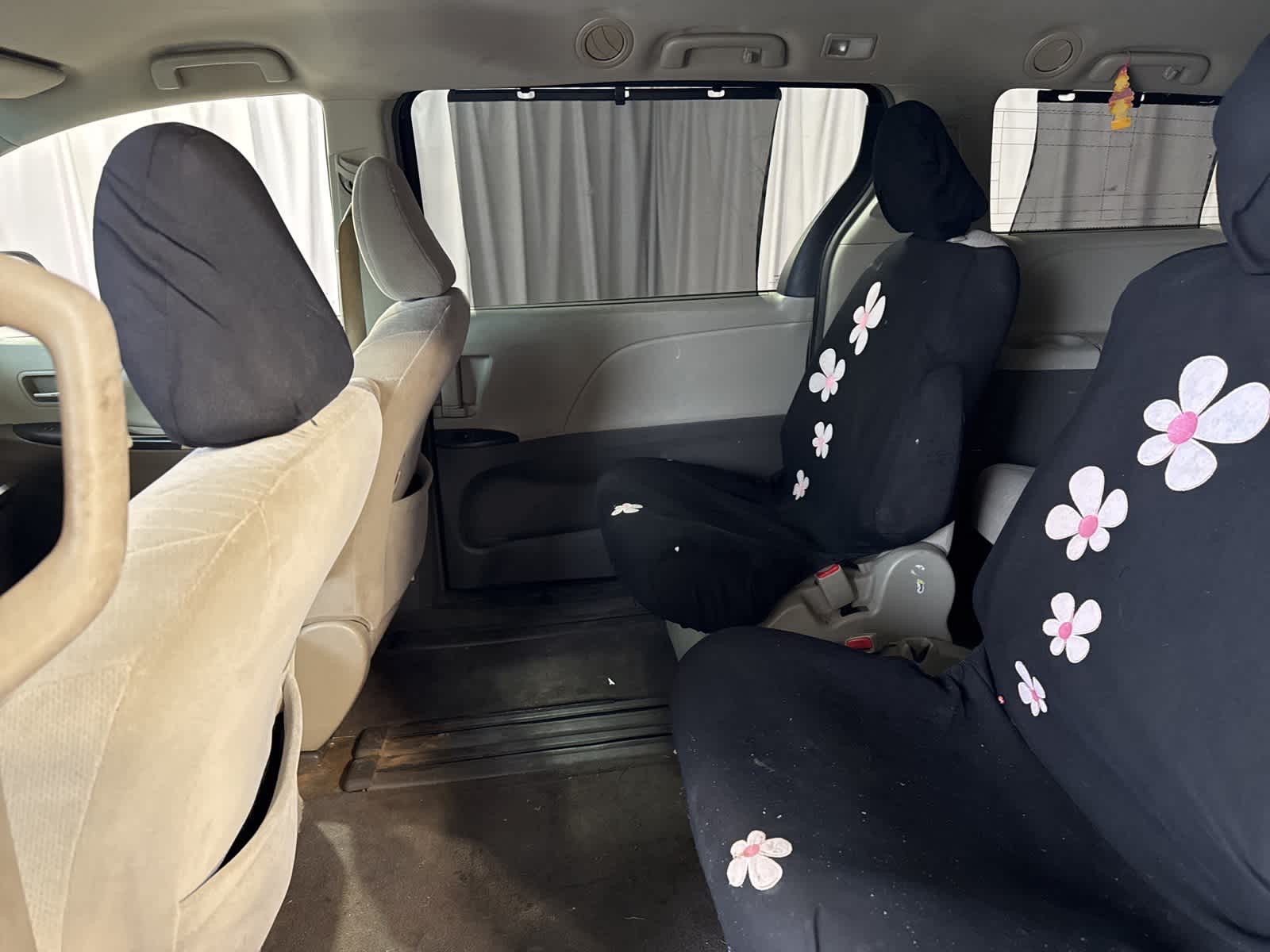 Thumbnail: 2017 Toyota Sienna - 15