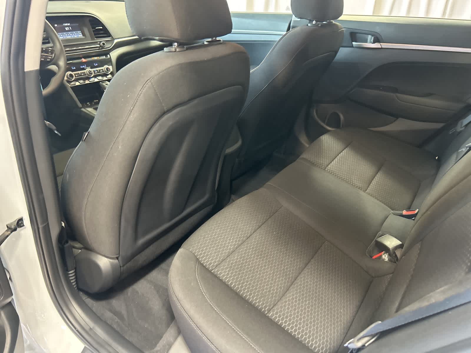 2020 Hyundai Elantra SE 18