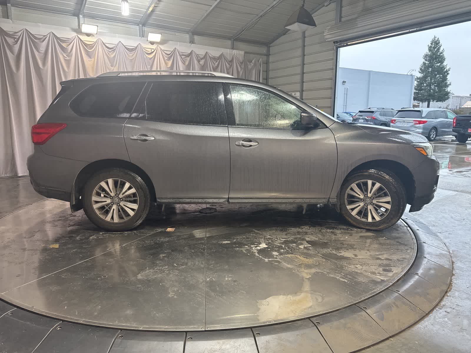 Thumbnail: 2019 Nissan Pathfinder - 4