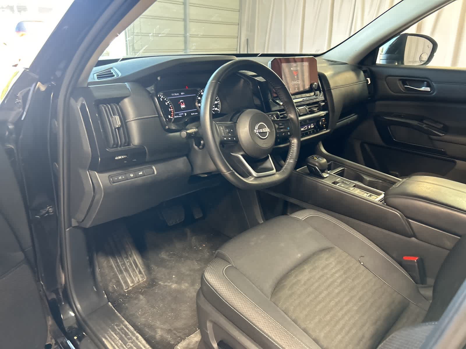Thumbnail: 2022 Nissan Pathfinder - 25