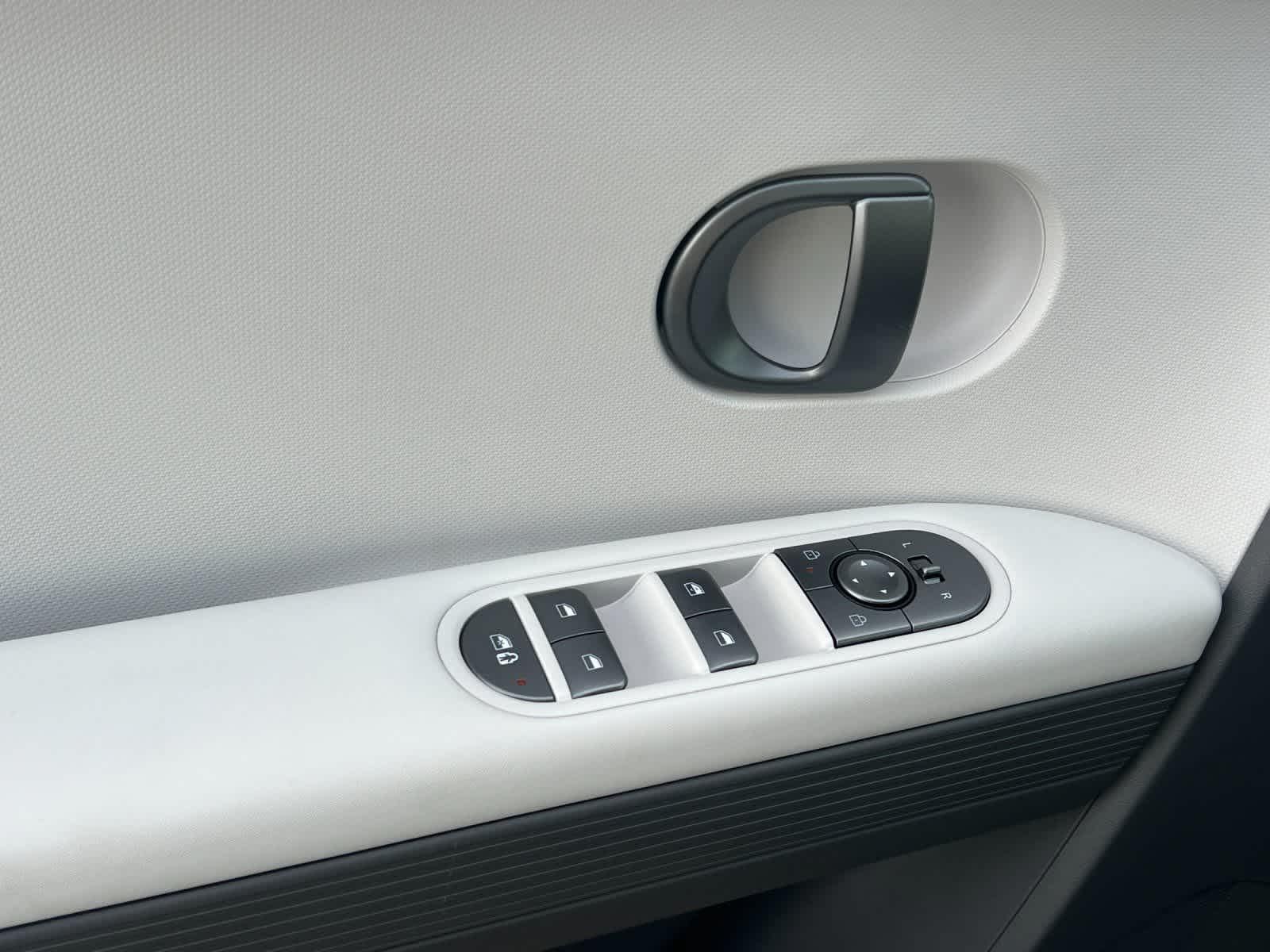 Thumbnail: 2026 Hyundai Ioniq 5 - 12