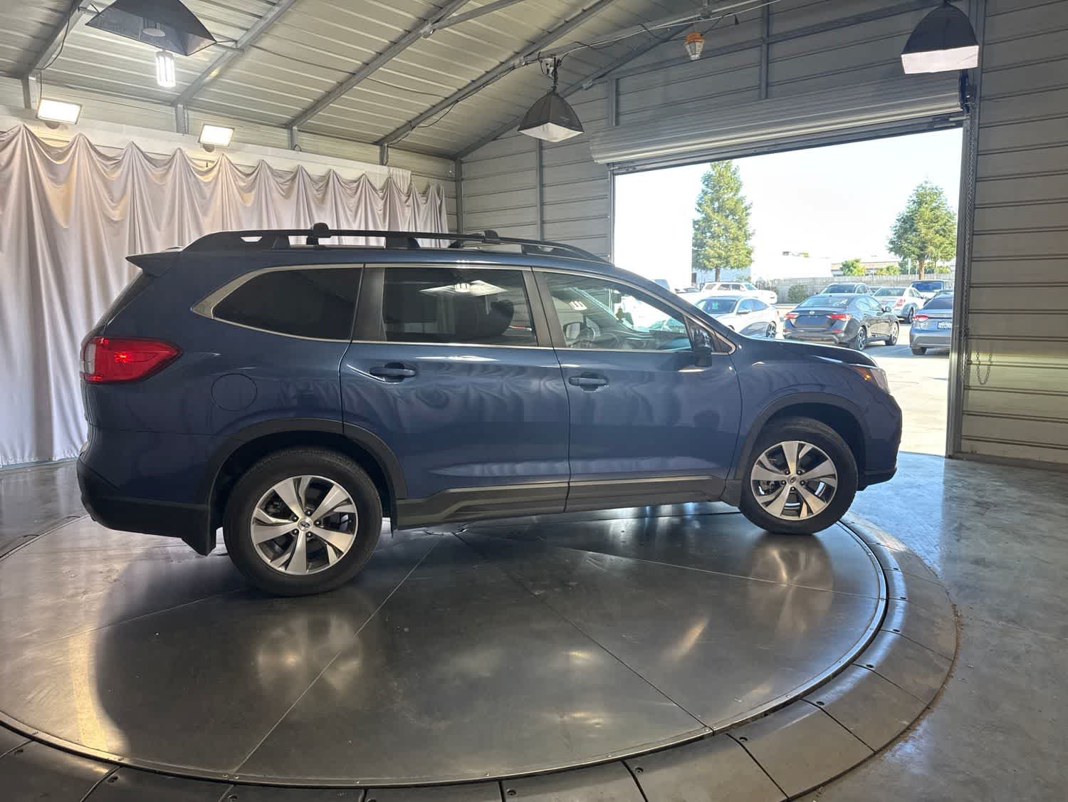 2021 Subaru Ascent Premium 7-Passenger photo 2