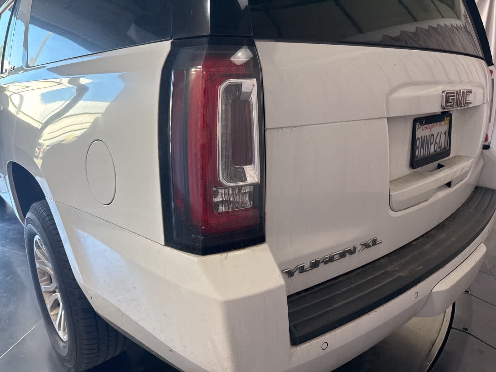 Thumbnail: 2019 GMC Yukon XL - 13