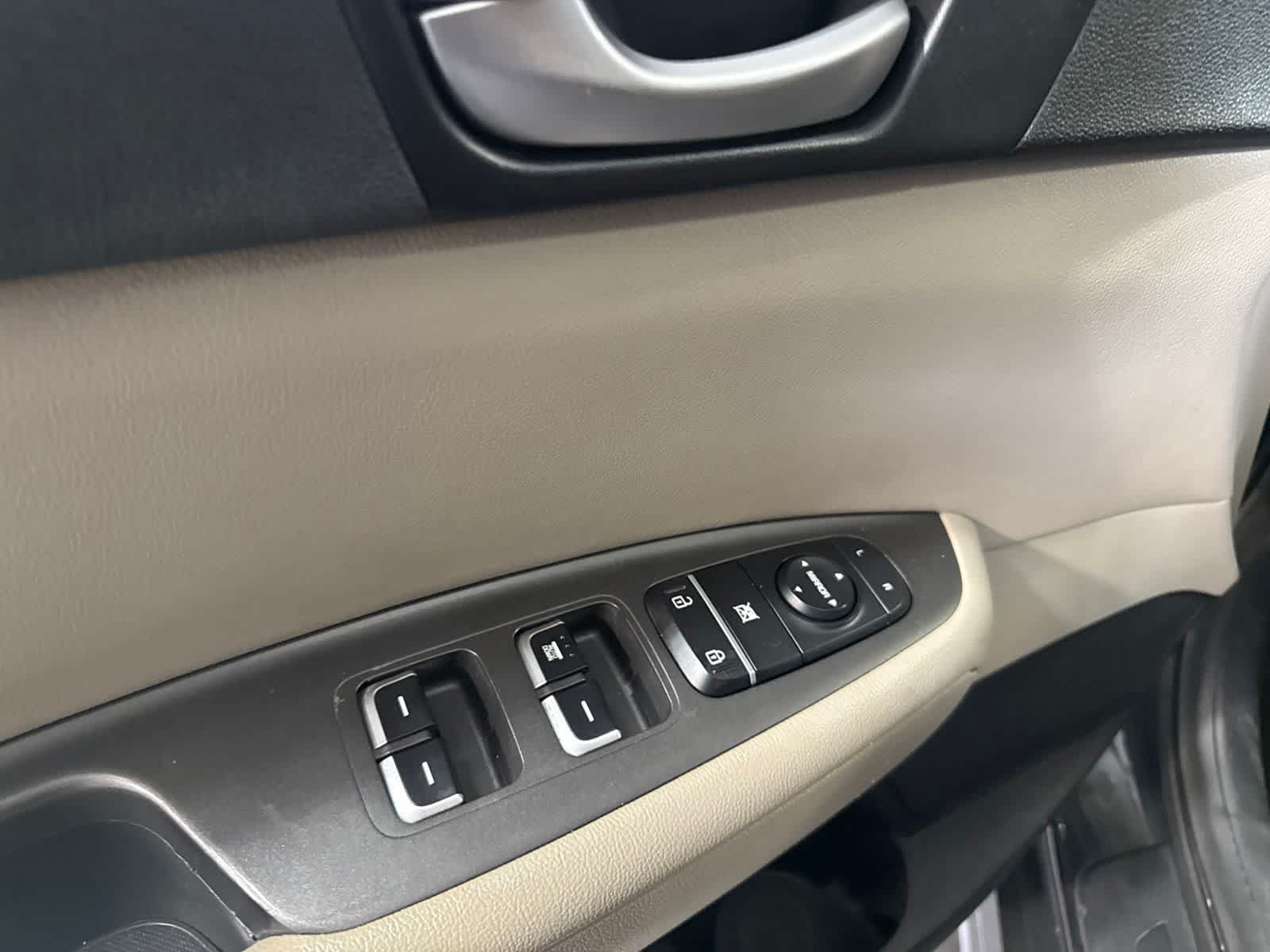 Thumbnail: 2016 Kia Optima - 15