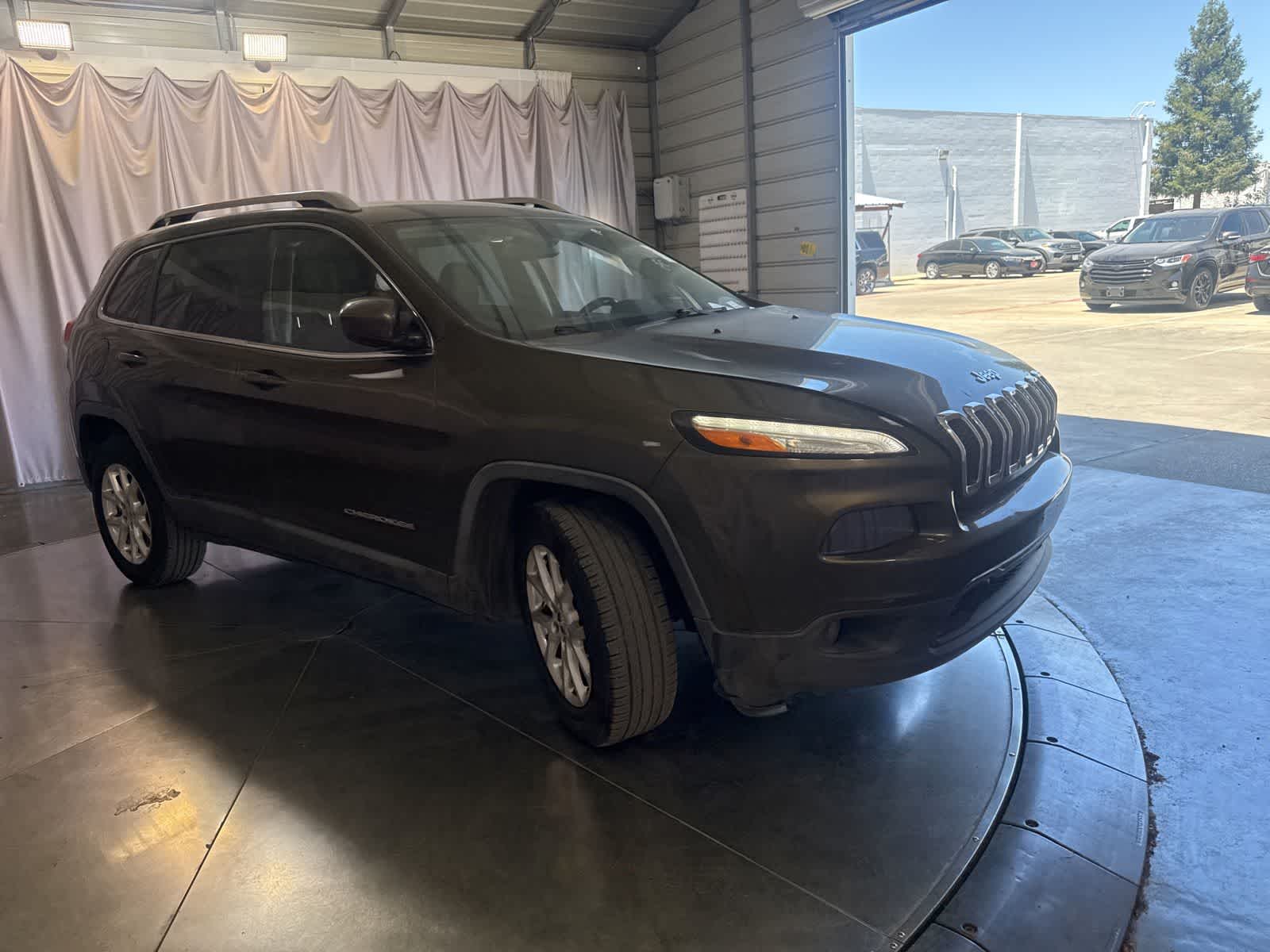Thumbnail: 2015 Jeep Cherokee - 3