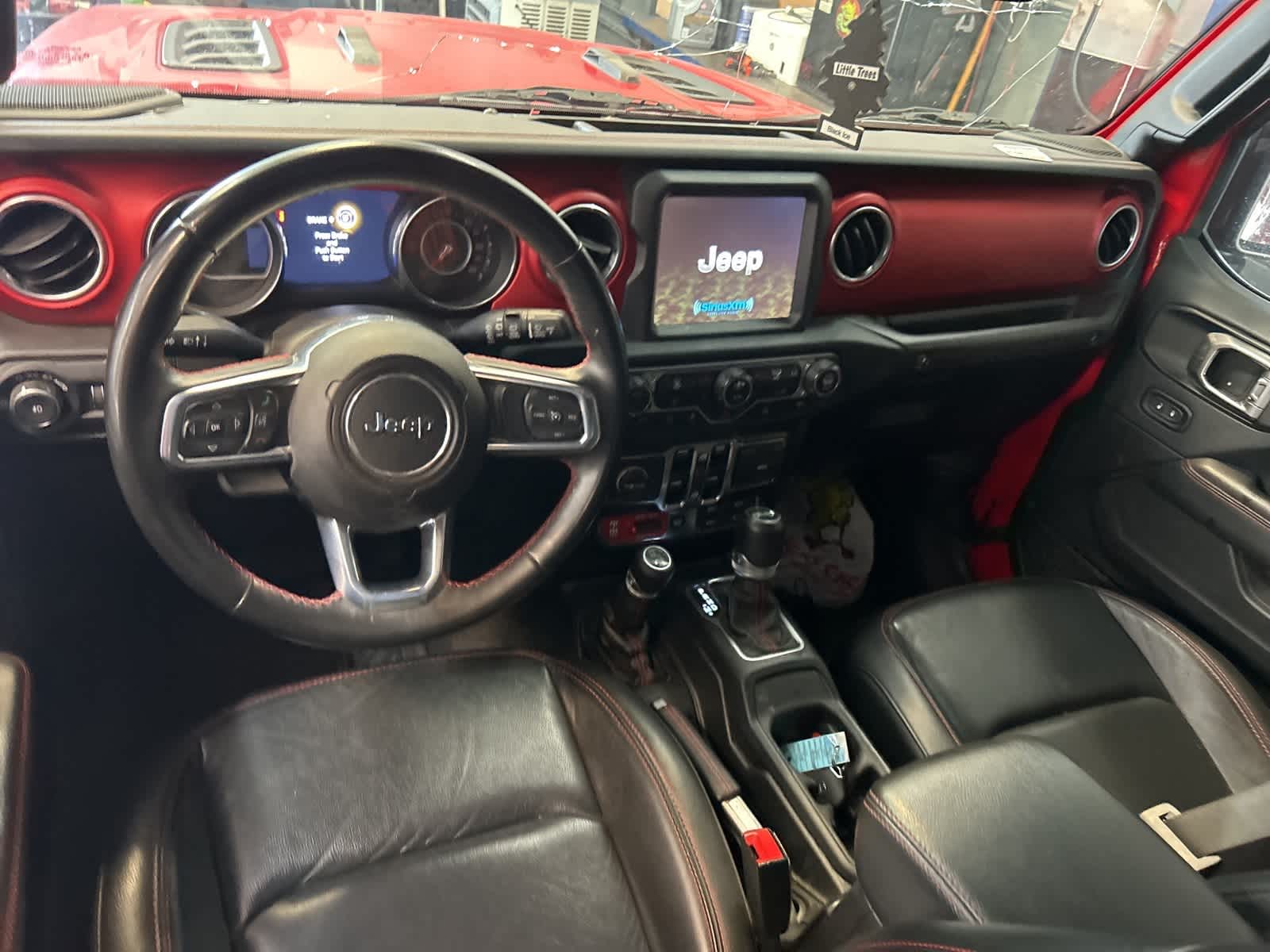 Thumbnail: 2019 Jeep Wrangler - 22