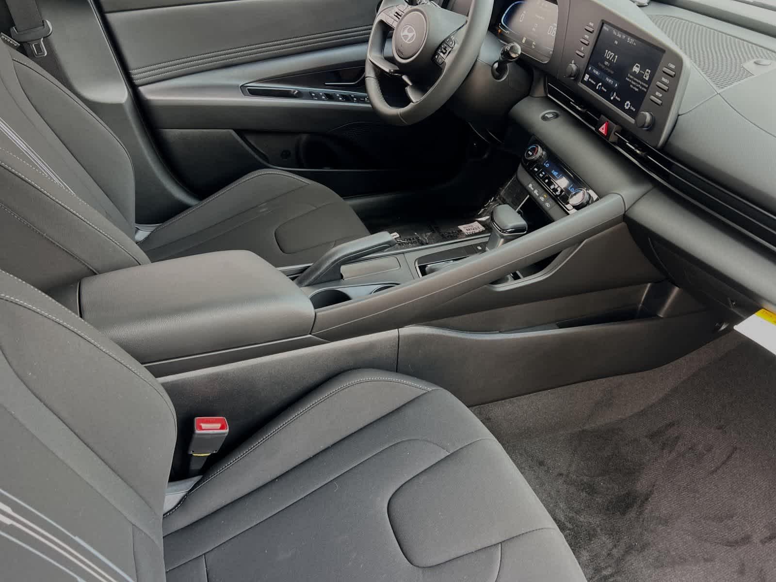 Thumbnail: 2025 Hyundai Elantra - 16