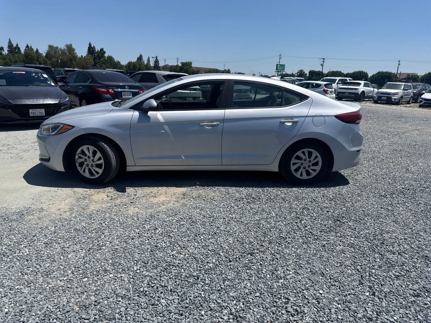 2017 Hyundai Elantra SE photo 3