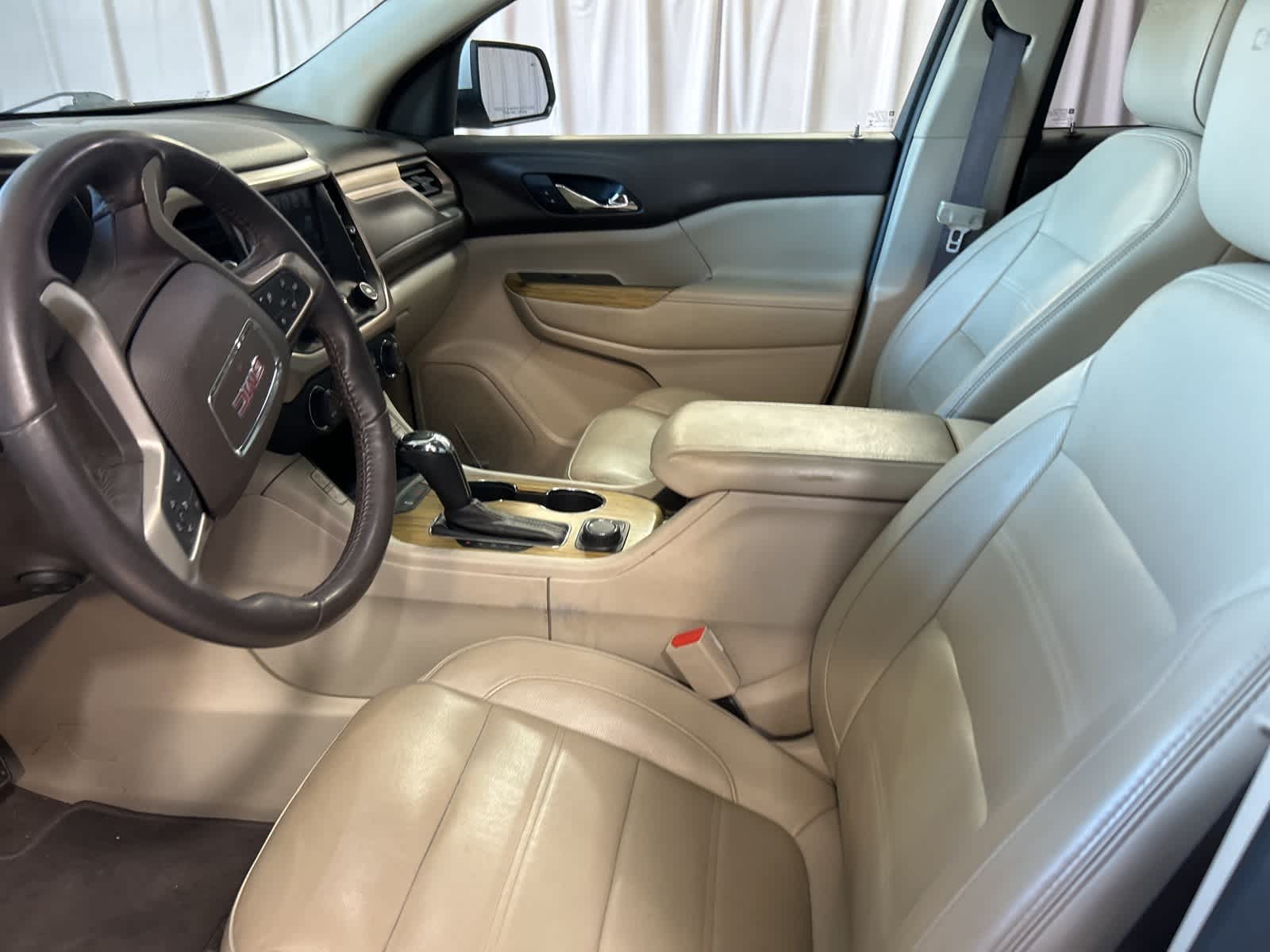 Thumbnail: 2017 GMC Acadia - 26