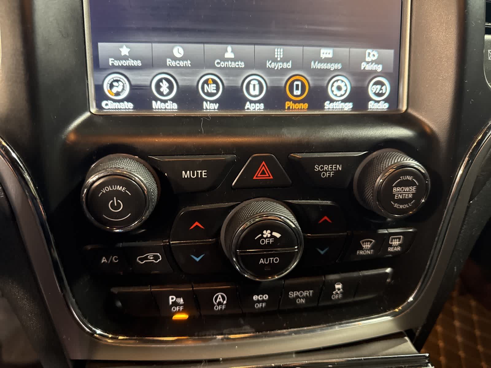 Thumbnail: 2018 Jeep Grand Cherokee - 25