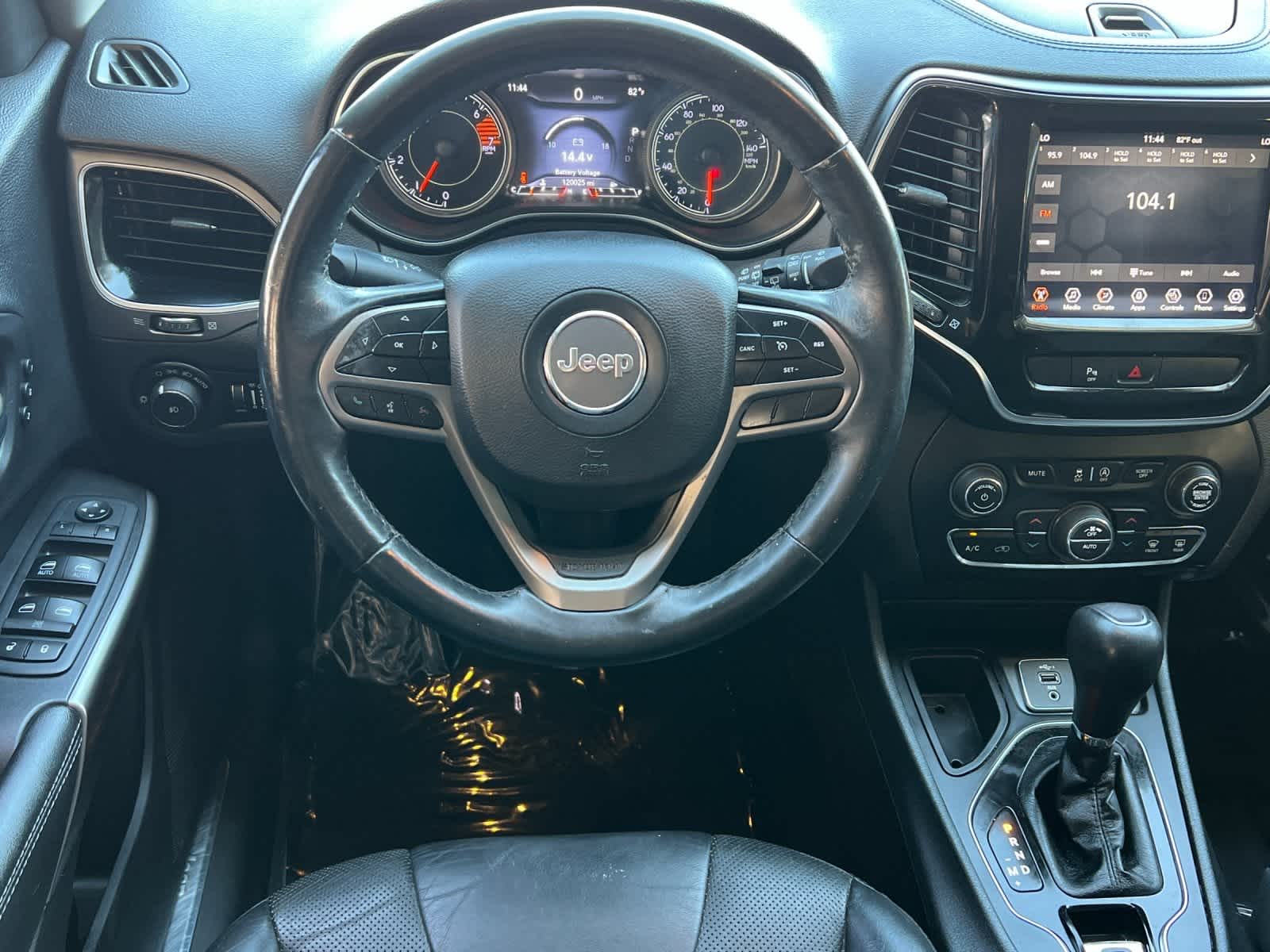 Thumbnail: 2019 Jeep Cherokee - 14