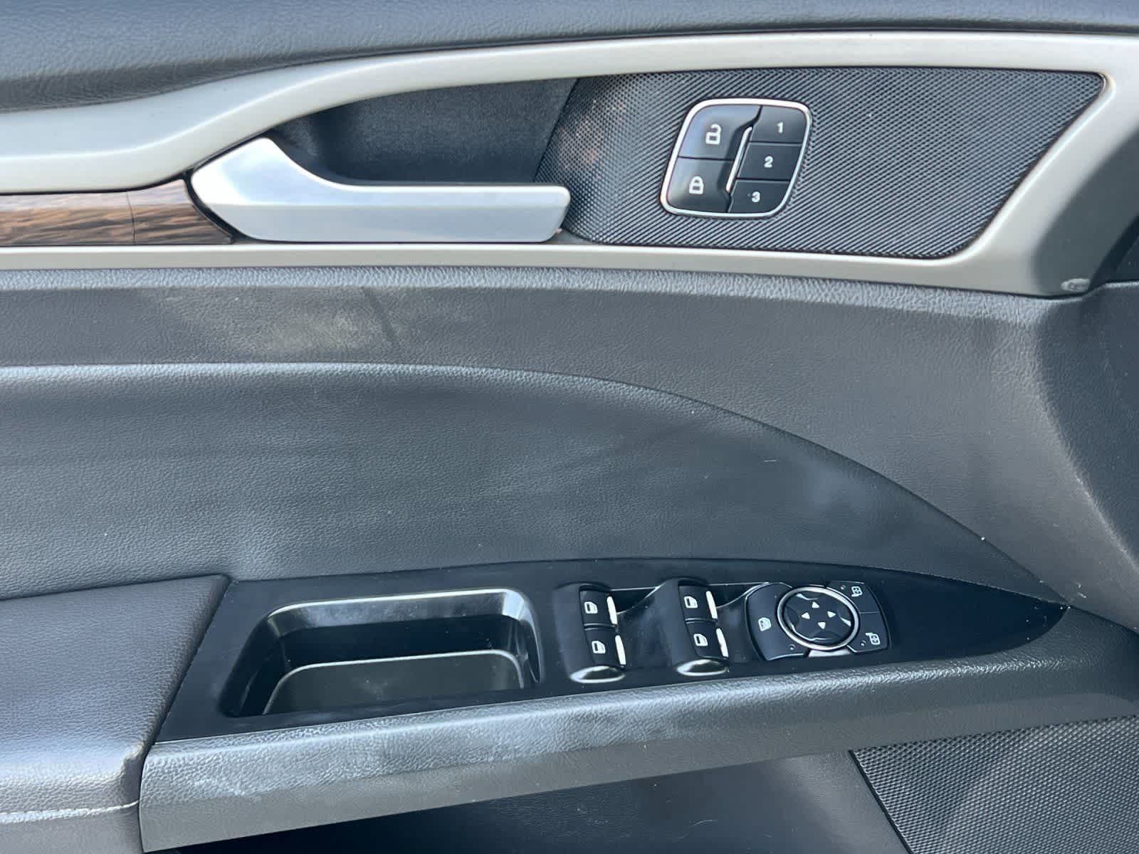 Thumbnail: 2014 Ford Fusion - 13