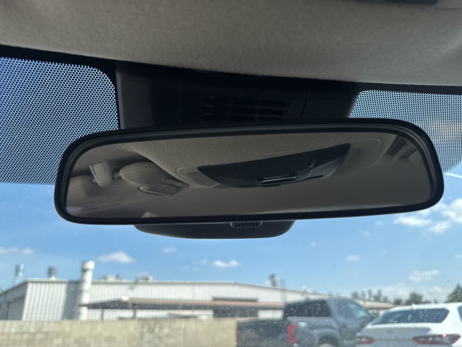 Thumbnail: 2025 Toyota Corolla - 28