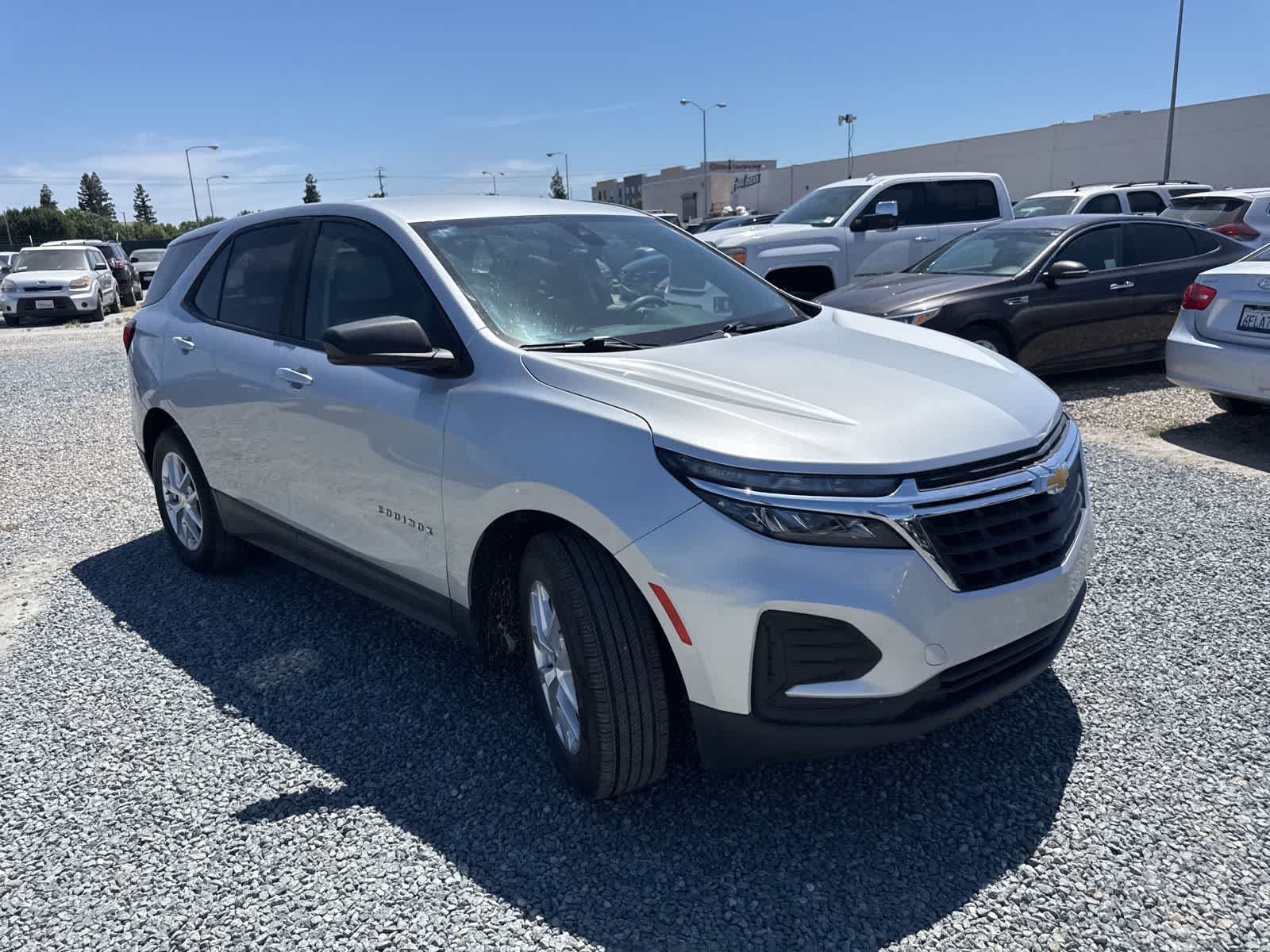 Thumbnail: 2022 Chevrolet Equinox - 3