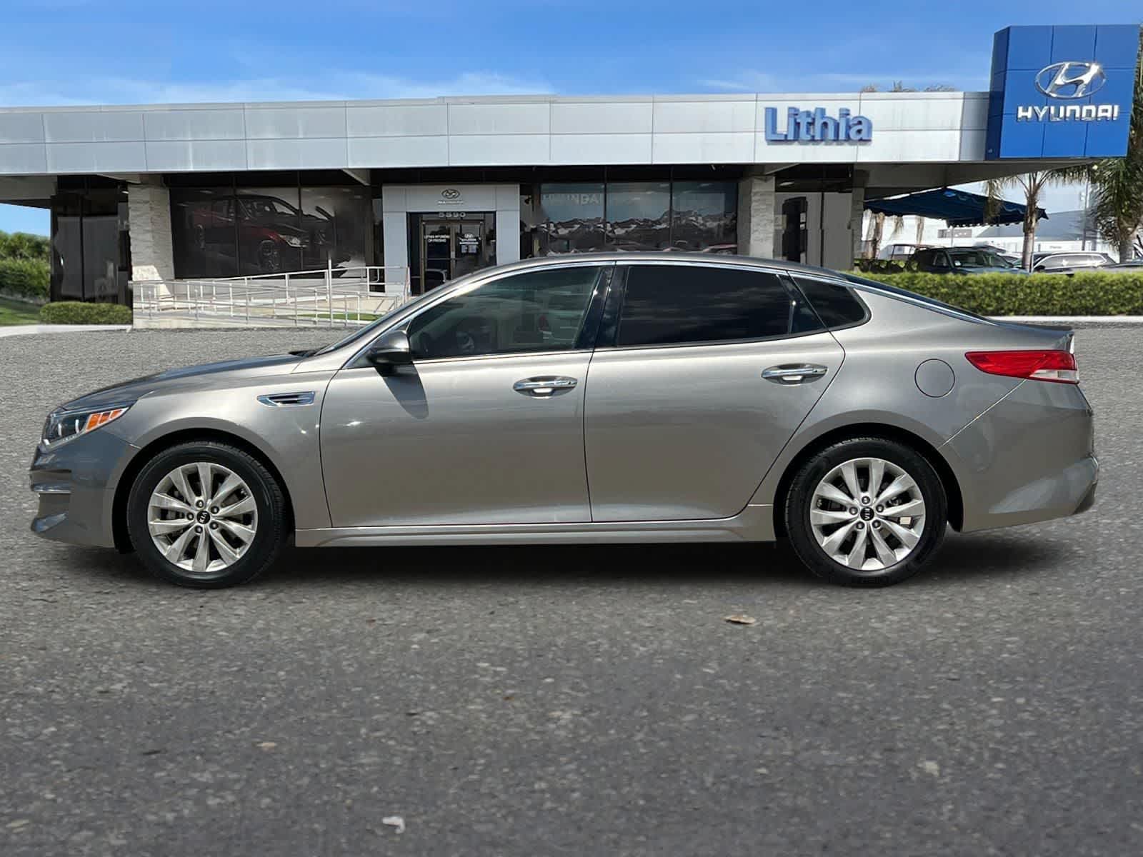 2016 Kia Optima EX photo 5