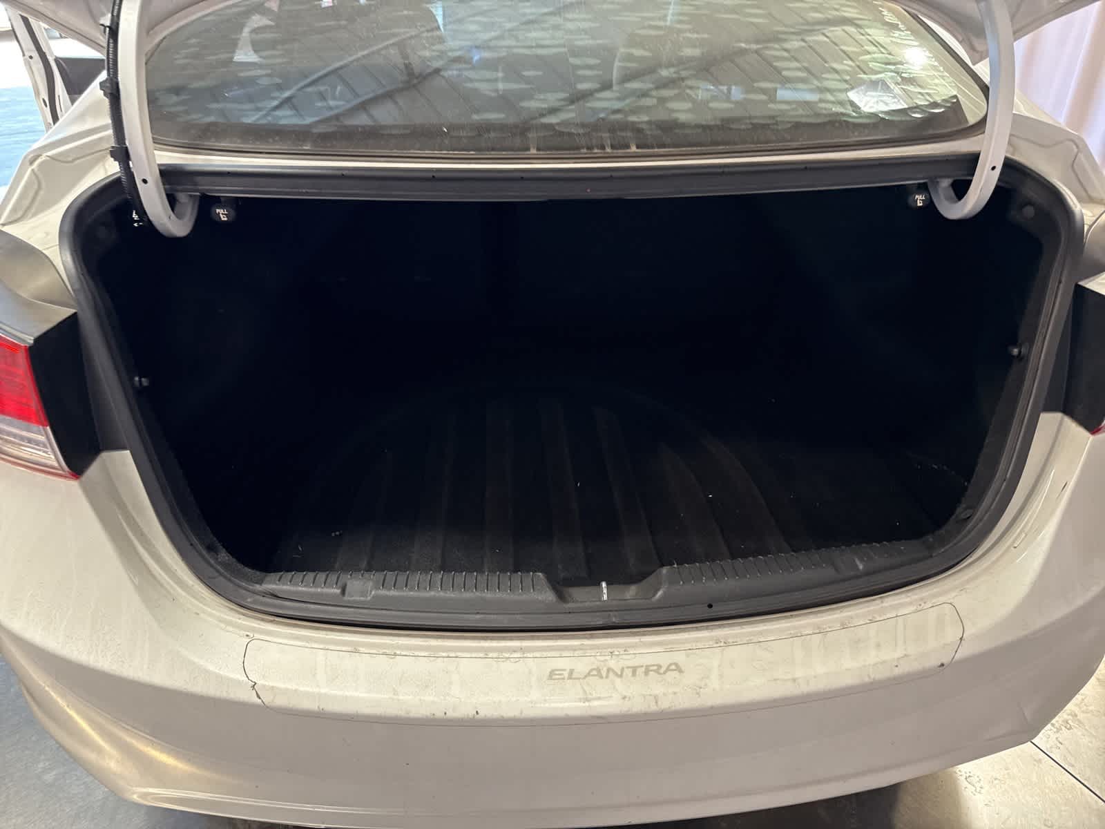 Thumbnail: 2013 Hyundai Elantra - 12