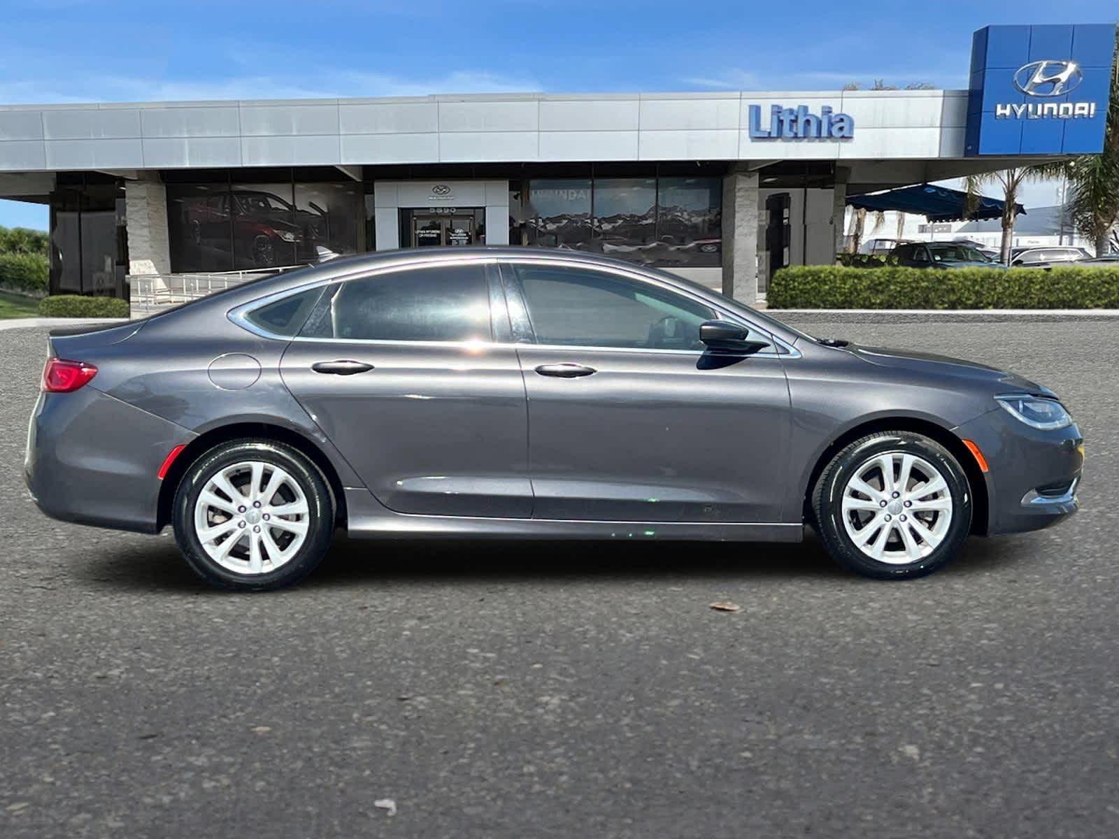 Thumbnail: 2016 Chrysler 200 - 8