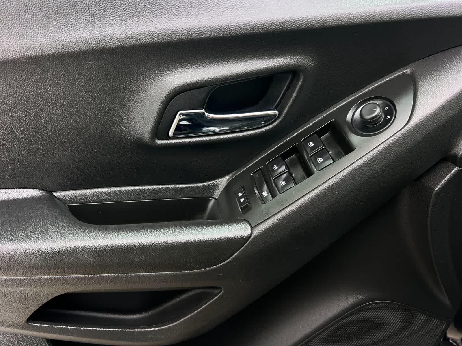 Thumbnail: 2021 Chevrolet Trax - 13