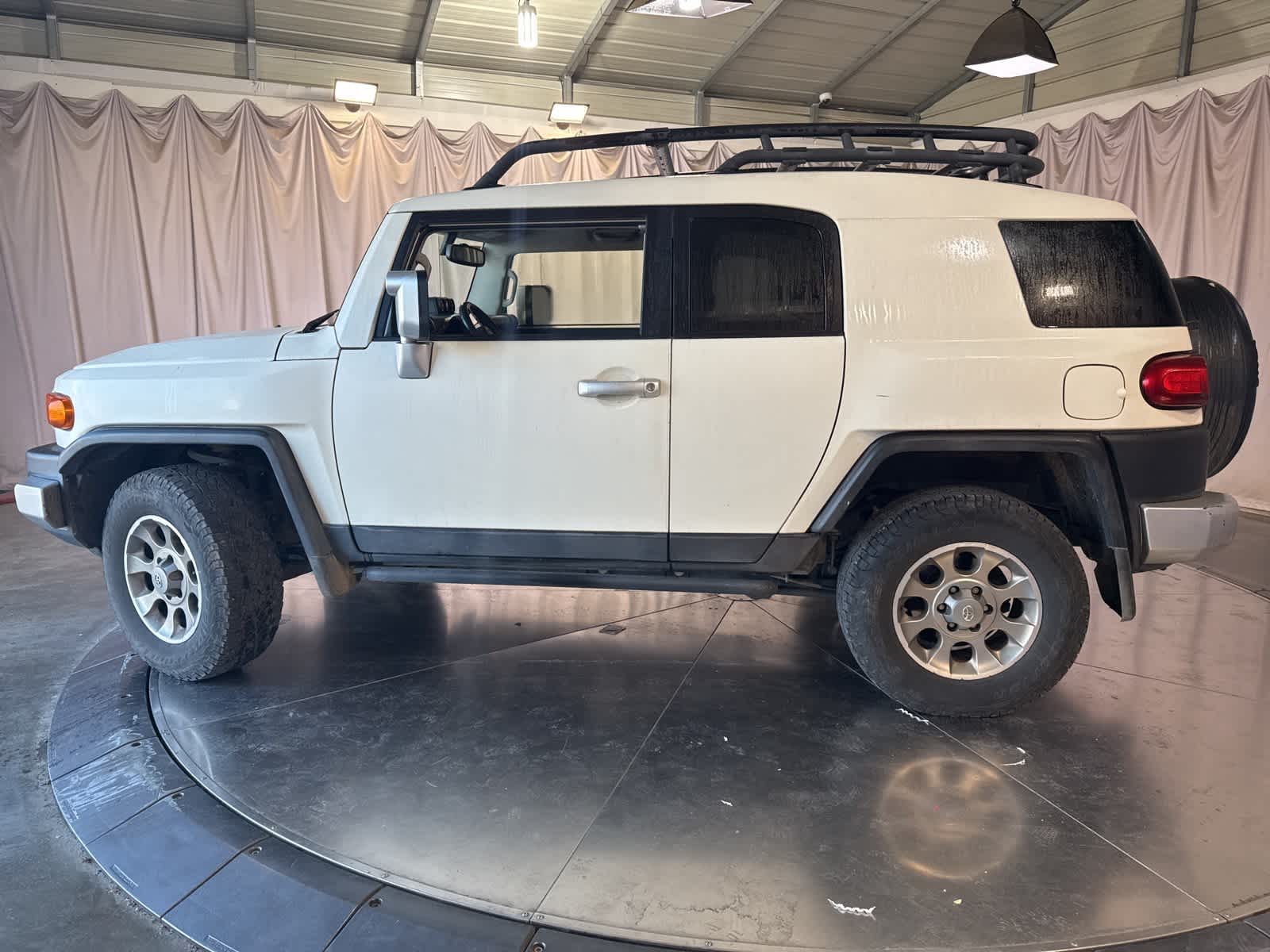 Thumbnail: 2013 Toyota FJ Cruiser - 6