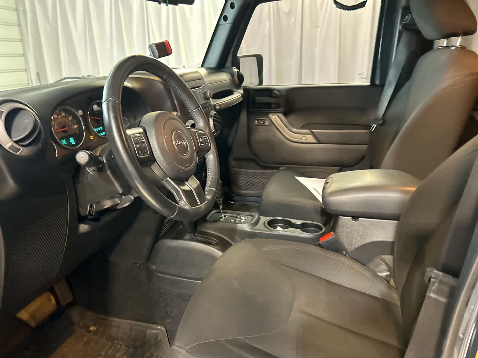 Thumbnail: 2016 Jeep Wrangler - 25