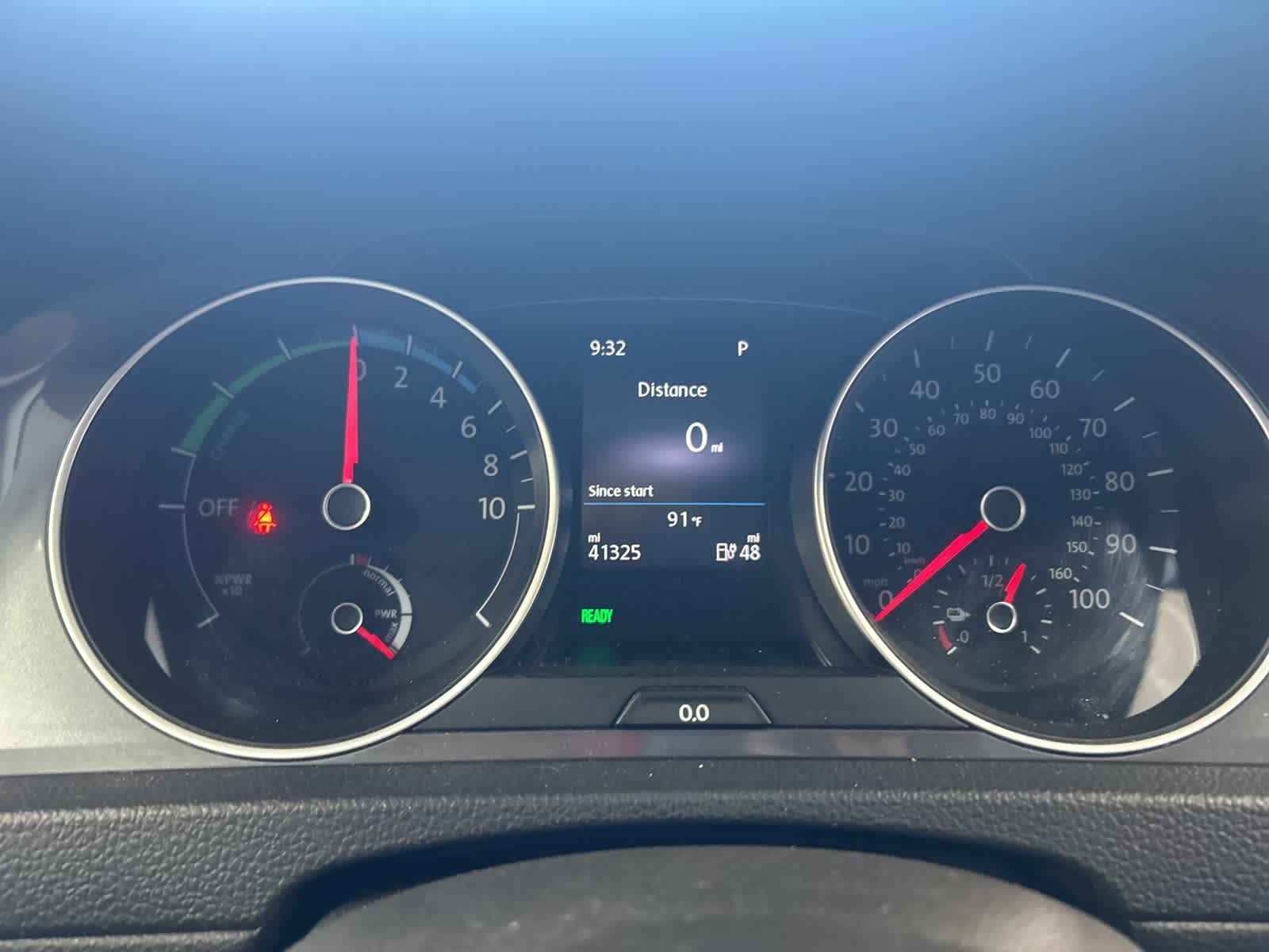 Thumbnail: 2016 Volkswagen e-Golf - 30