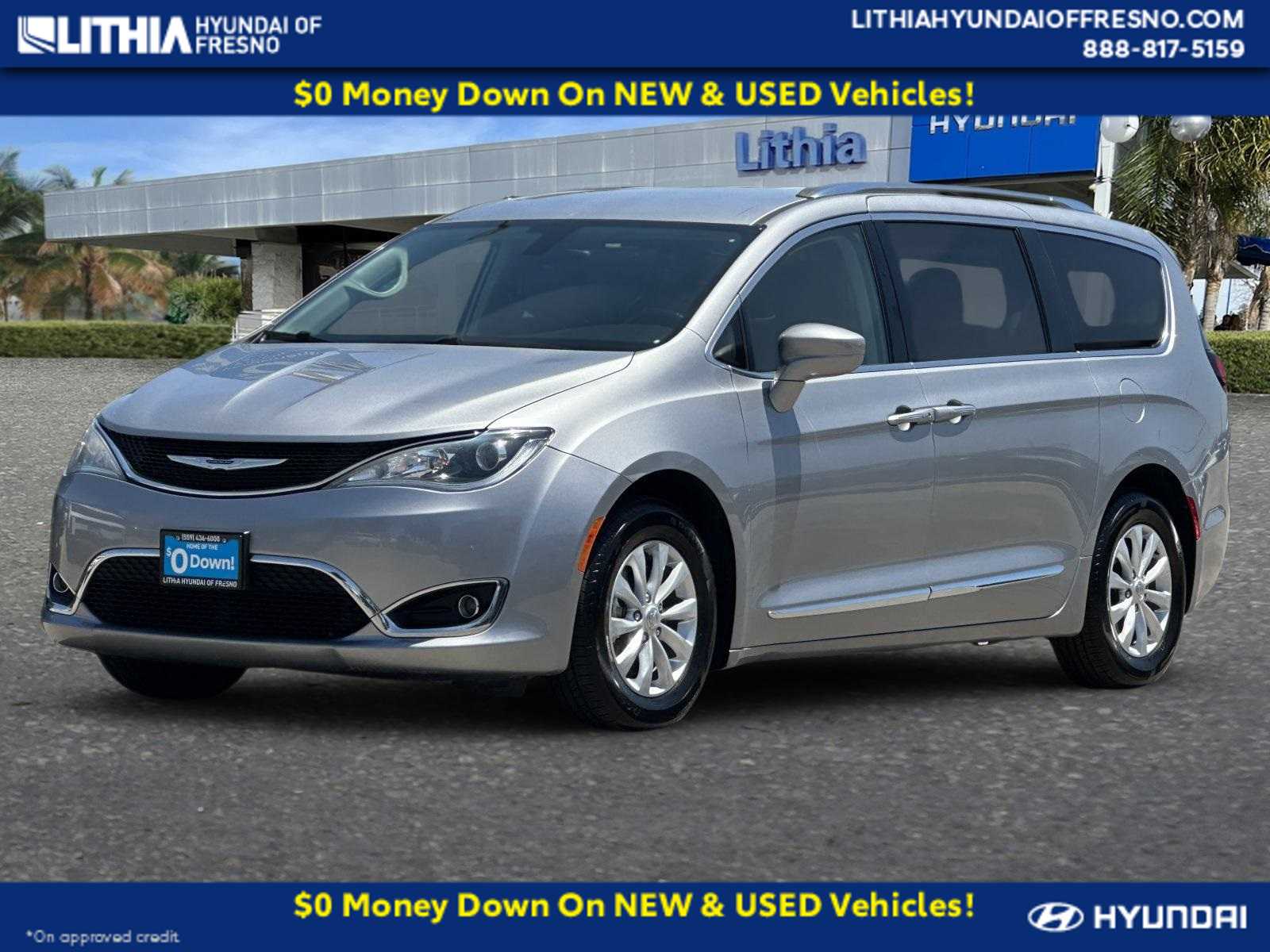 2019 Chrysler Pacifica Touring L -
                  Fresno, CA