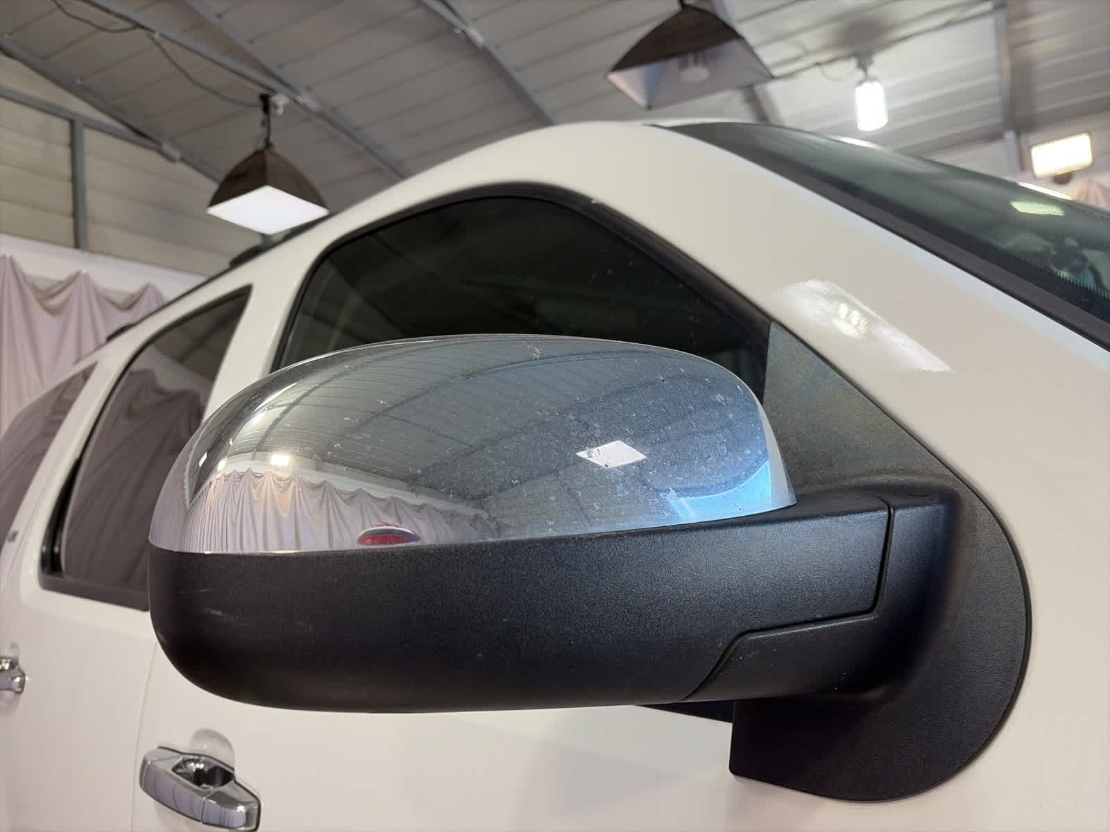 Thumbnail: 2014 Chevrolet Tahoe - 6