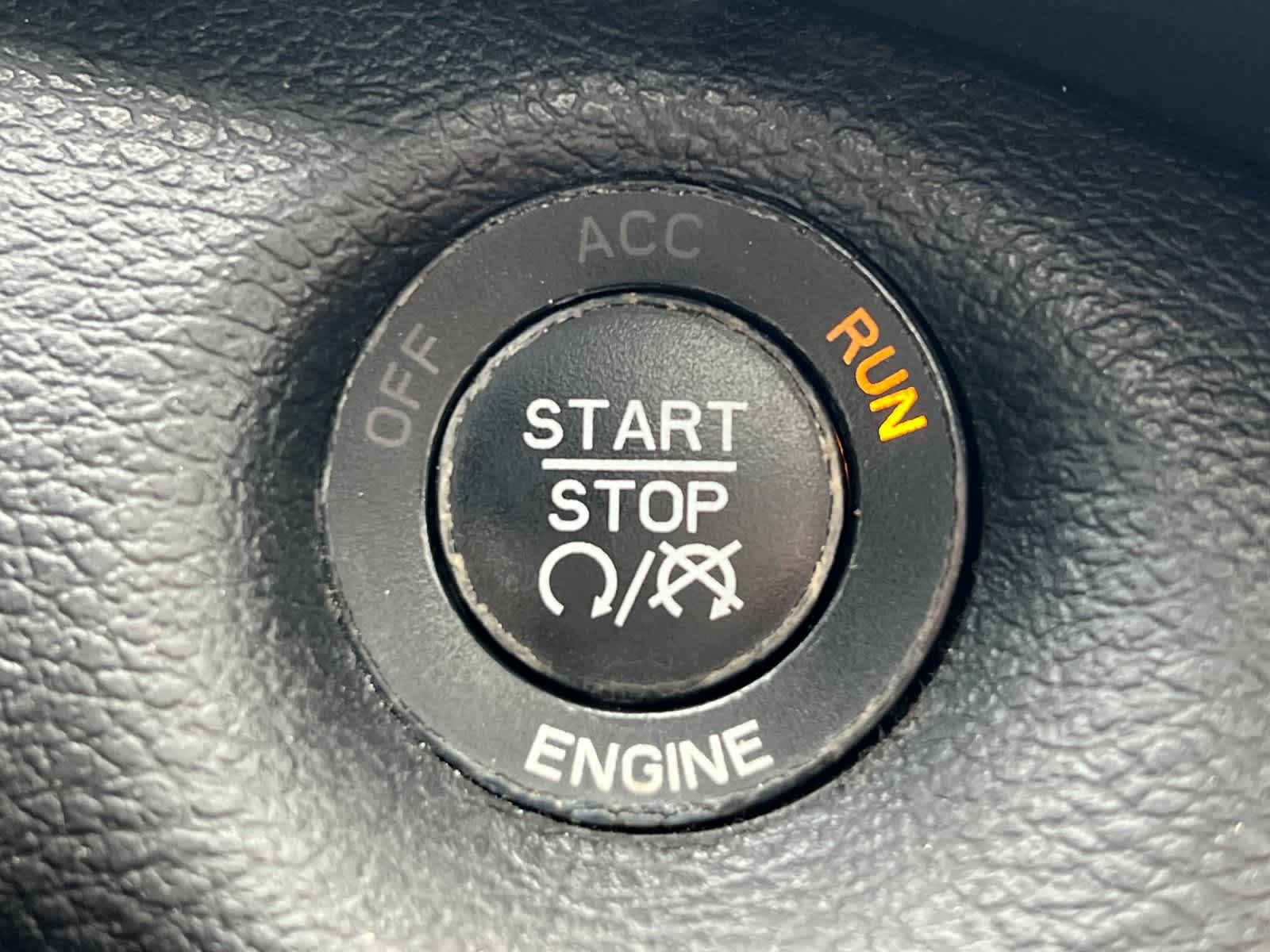 Thumbnail: 2015 Jeep Cherokee - 23