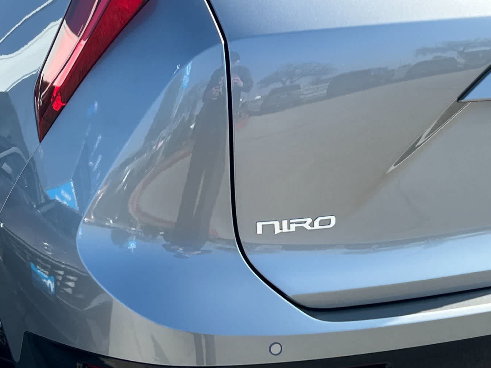 Thumbnail: 2025 Kia Niro - 29