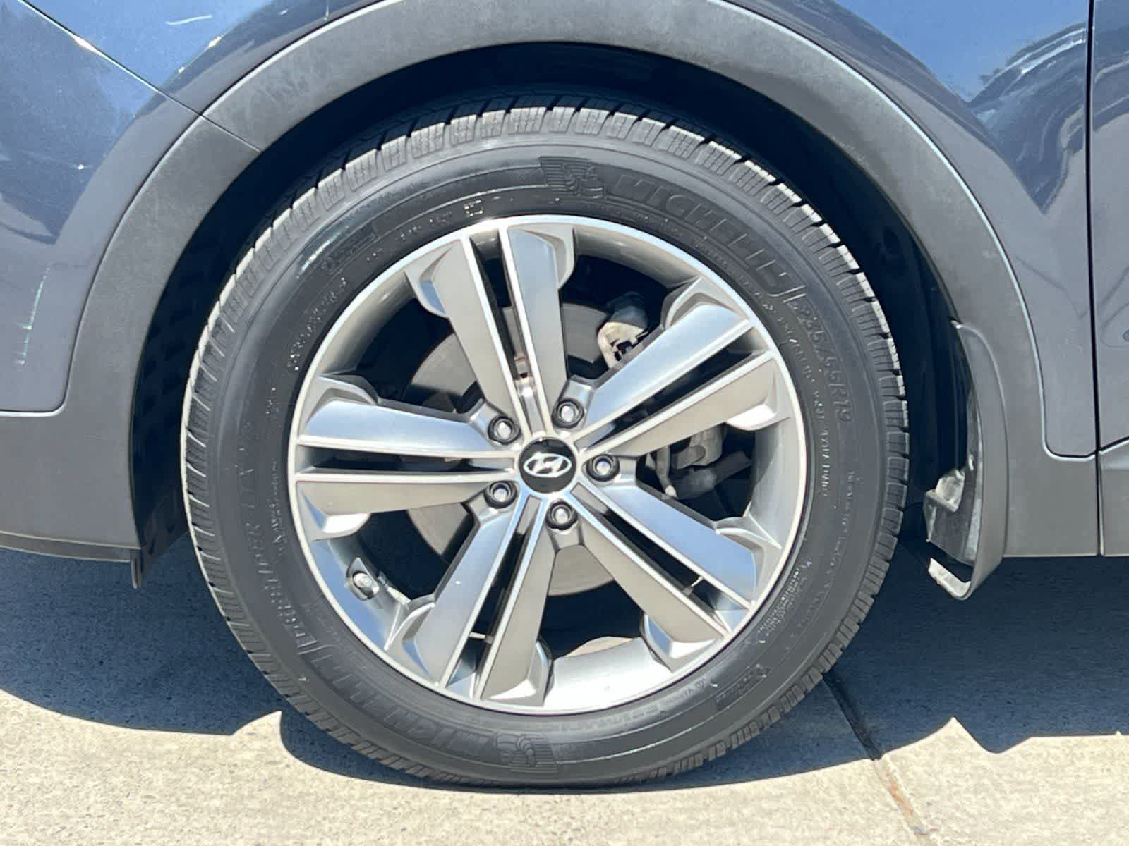 Thumbnail: 2015 Hyundai Santa Fe - 28