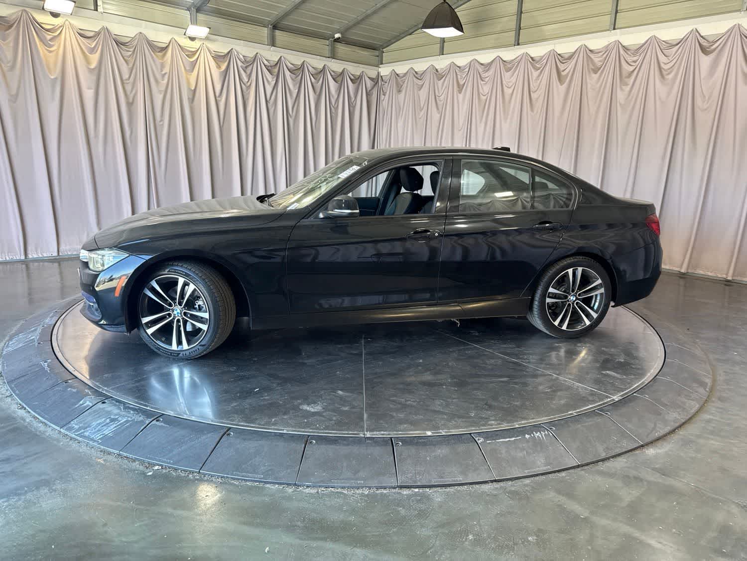 Thumbnail: 2018 BMW 3 Series - 5