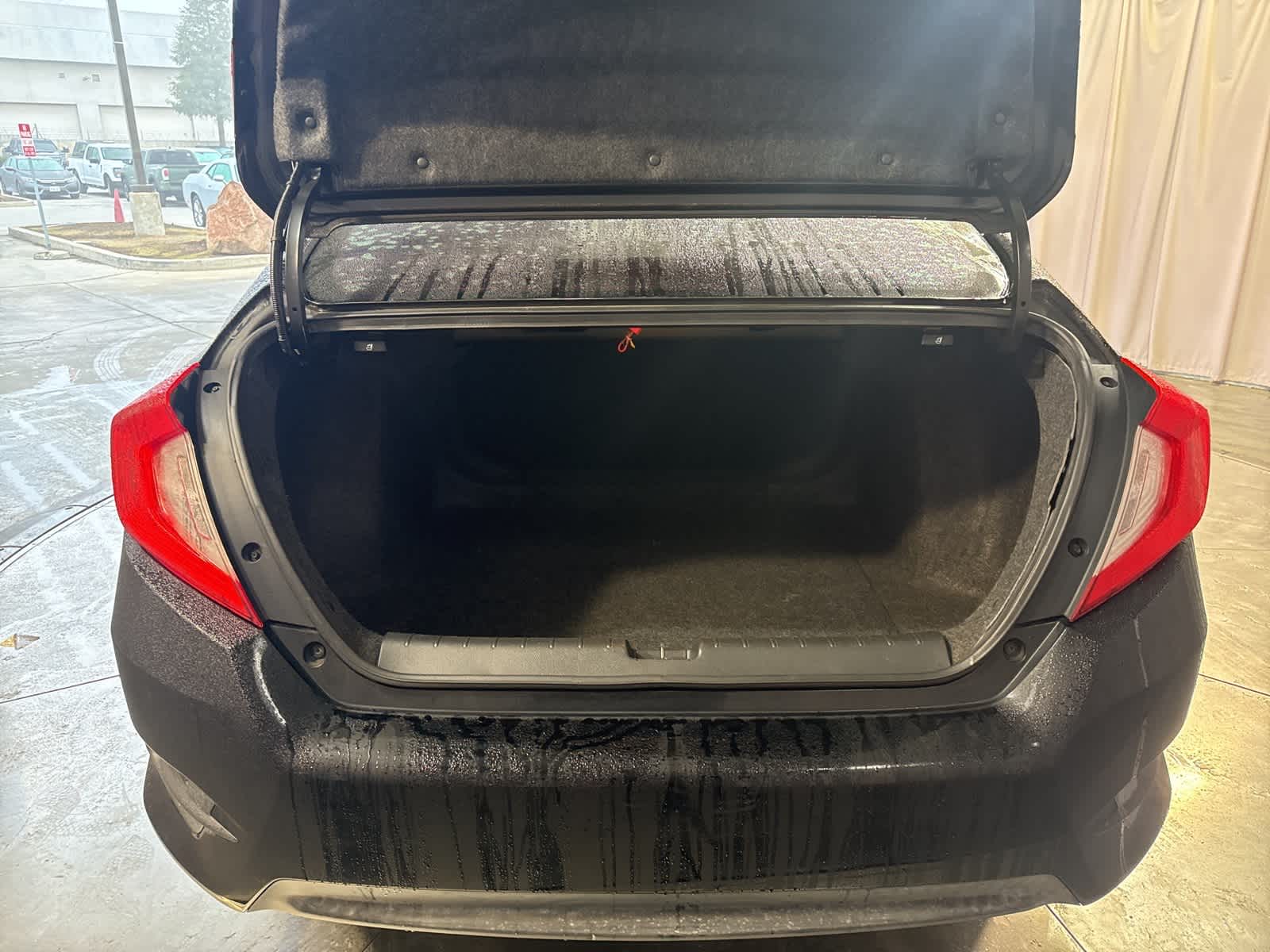 Thumbnail: 2017 Honda Civic - 10