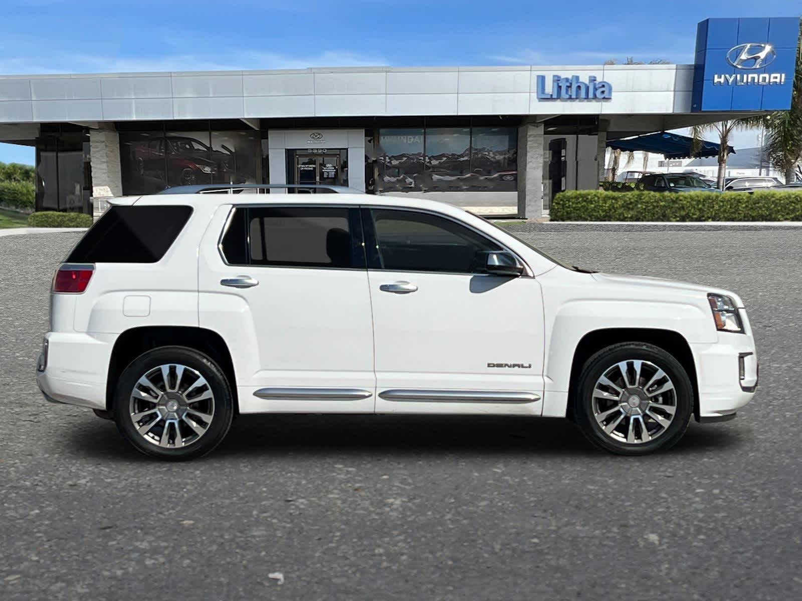 Thumbnail: 2017 GMC Terrain - 9