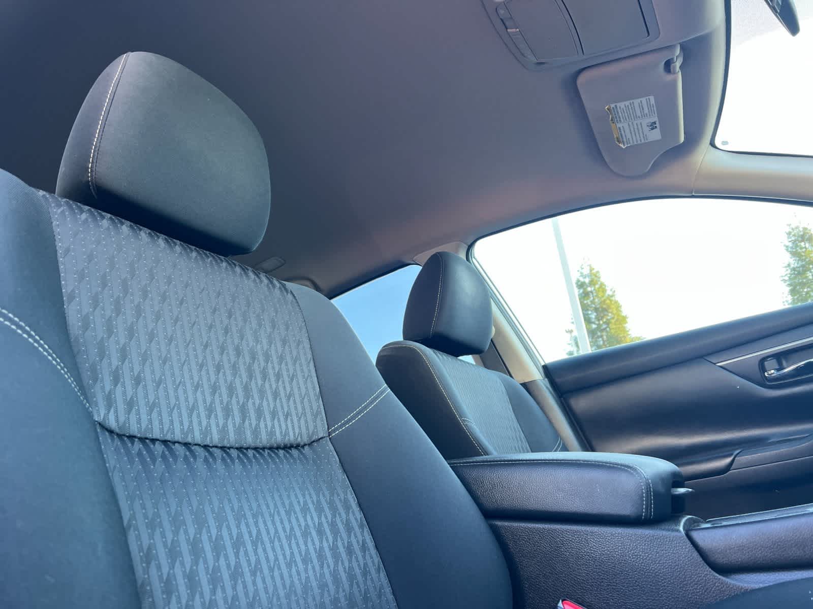 Thumbnail: 2018 Nissan Altima - 16