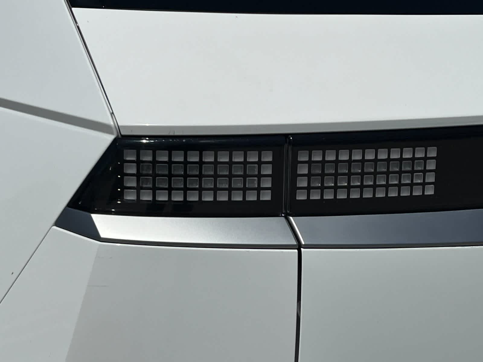 Thumbnail: 2024 Hyundai Ioniq 5 - 25