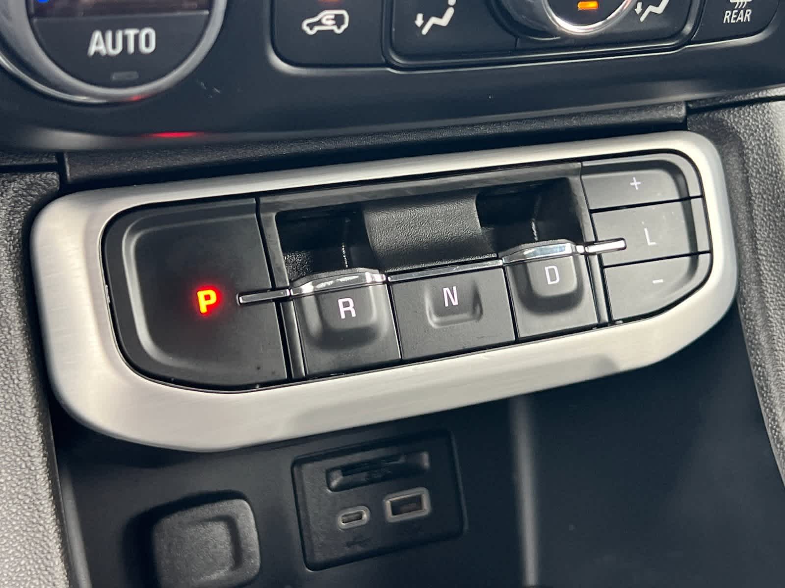 Thumbnail: 2023 GMC Acadia - 22