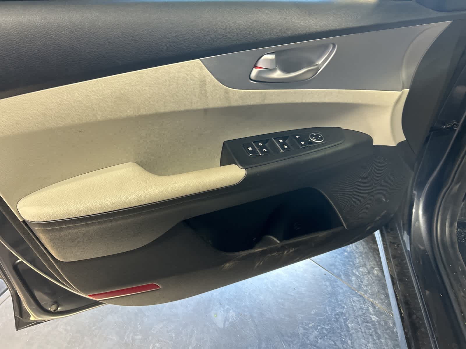 Thumbnail: 2023 Kia Forte - 22